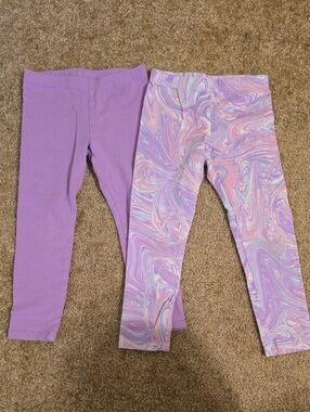 Girls' Lavender Solid & Swirl Leggings Set